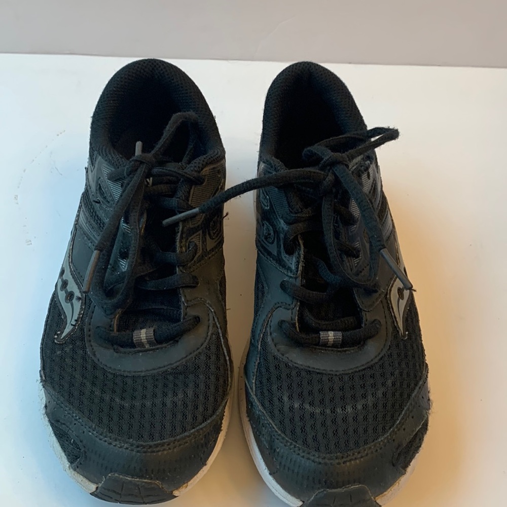 Saucony Sneakers size 3.5 black Cohesion 13